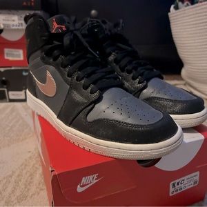 Air Jordan 1 Retro High Bronze Medal